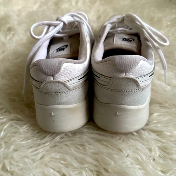 NIKE white leather dad sneaker tennis shoe